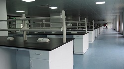 實(shí)驗(yàn)室工作臺(tái)定制選購(gòu)都不能忽視的注意事項(xiàng)
